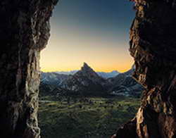 Брэд Питт вышел в свет с возлюбленной Инес де Рамон
